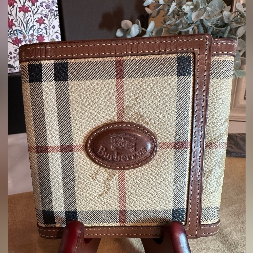 Burberrys vintage Nova Check Trifold Wallet 🤎